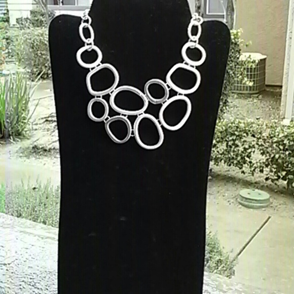 STATEMENT NECKLACE - 15" ADJUSTABLE - Picture 2 of 8